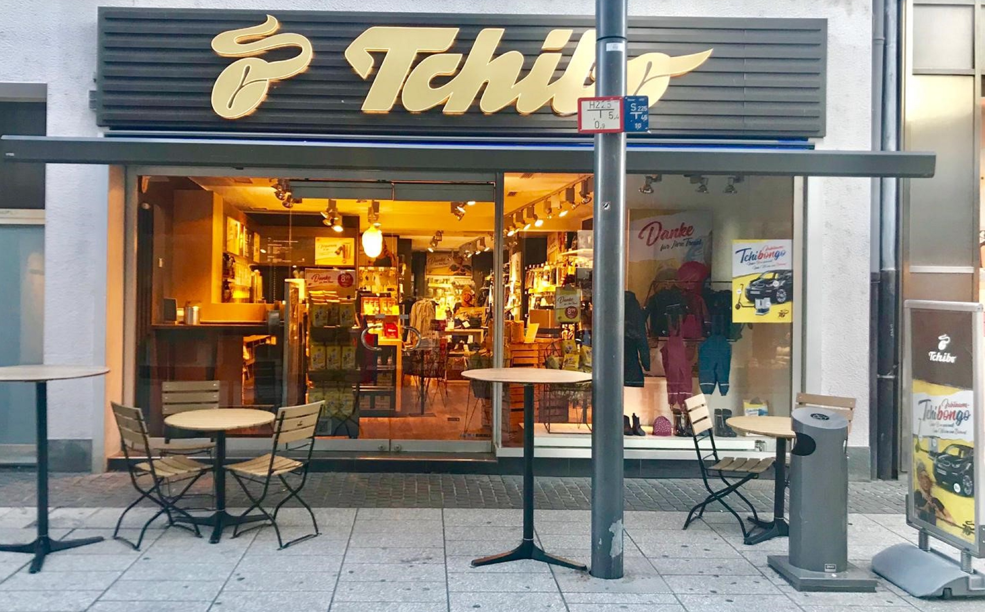 Tchibo Filiale mit Kaffee Bar Loehrstr. 42/44, 56068 Koblenz