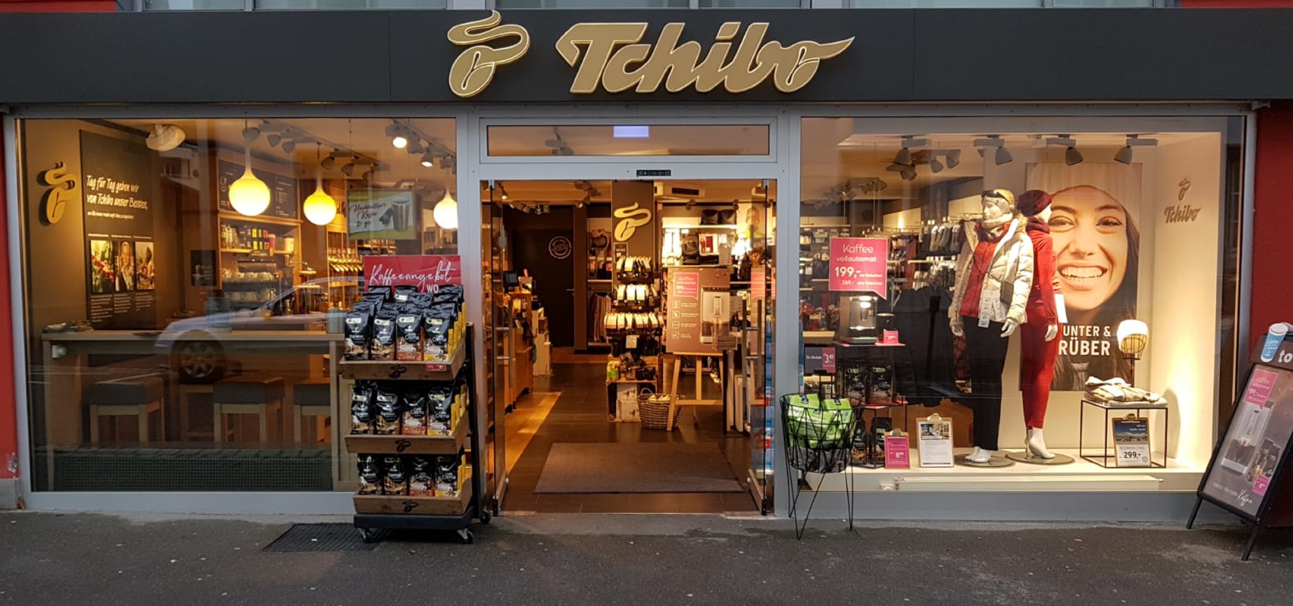 Tchibo Filiale mit Kaffee Bar Wilhelmstr. 4, 88250 Weingarten