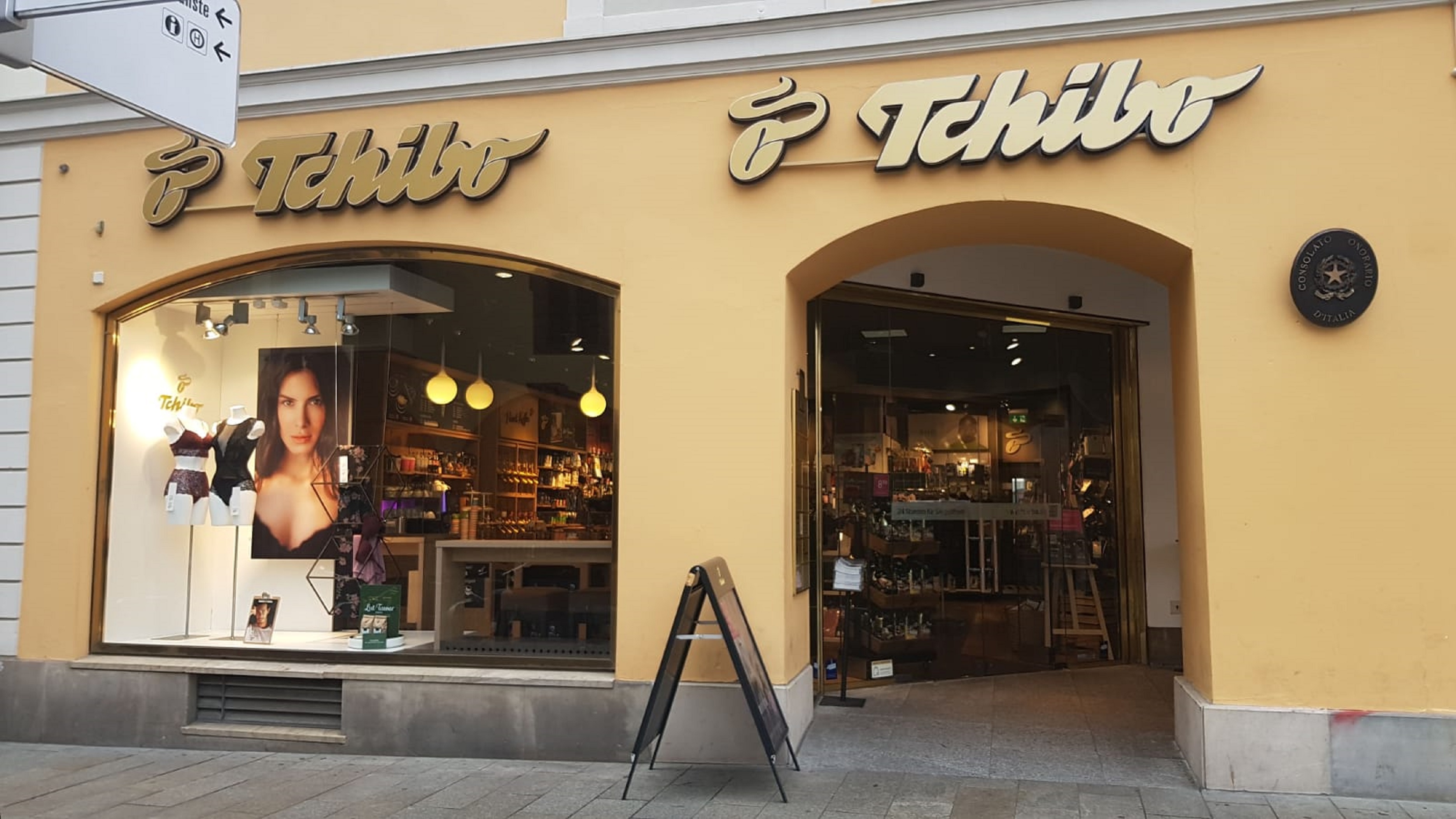 Tchibo Filiale mit Kaffee Bar Koenigshauspassage, Eg, Markt 17, 04109  Leipzig