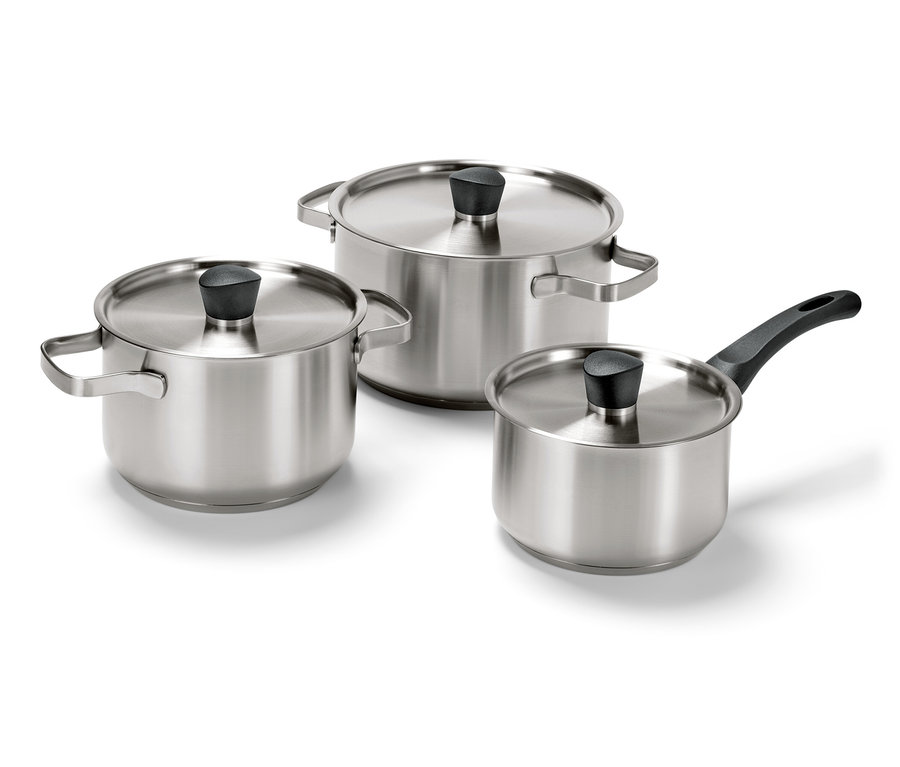 Edelstahl-Kochtopf-Set mit drei Töpfen mit Deckel.