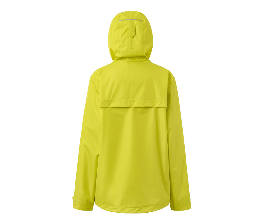 Rückansicht einer gelben Regenjacke mit Kapuze.