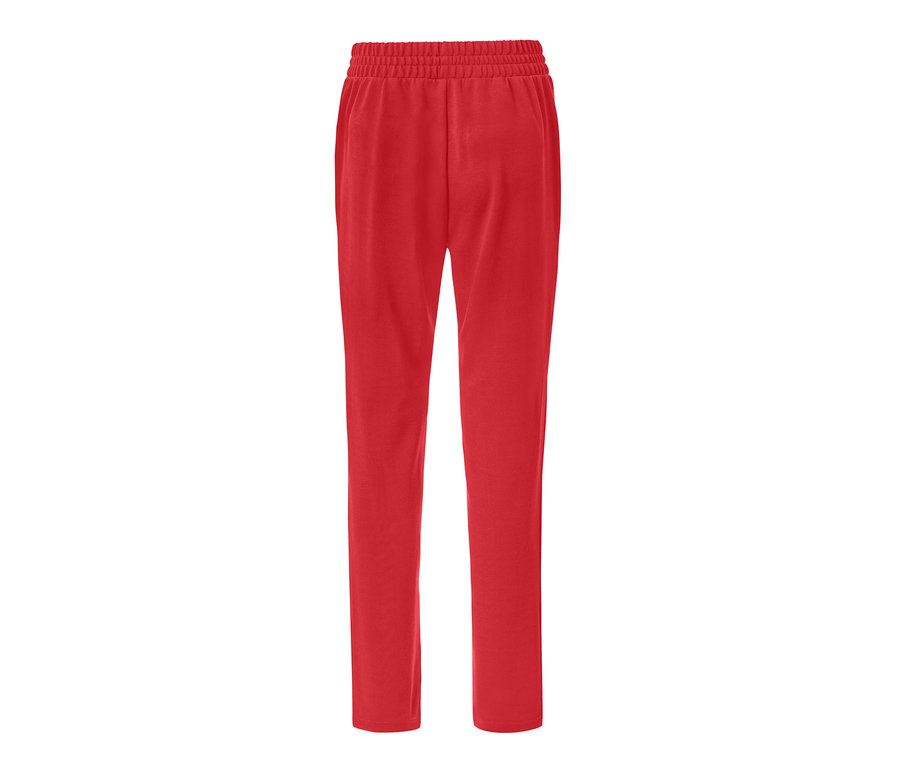 Rote Joggpants.