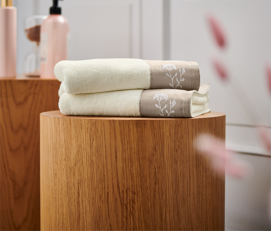2 Premium-Handtücher, beige online bestellen bei Tchibo 642862