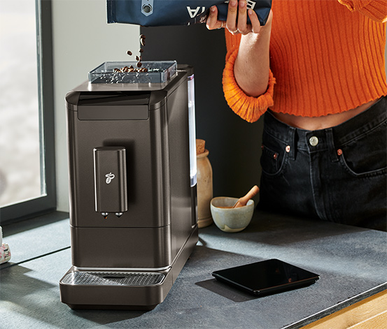Esperto2 Caffè« Tchibo Kaffeevollautomat, Granite Black online bestellen  bei Tchibo 650614